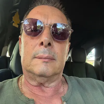Cerco una donna che mi faccia nuovamente battere in cuore